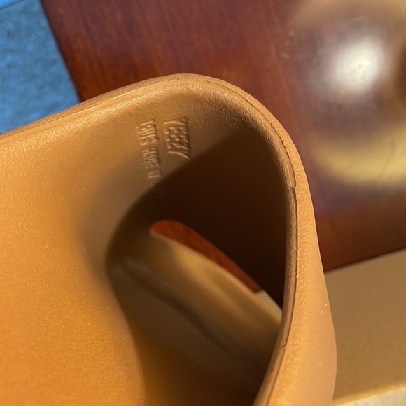 Yezzy Slide Flax size 10 (men) - Picture 4 of 6